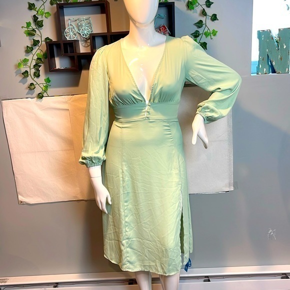 Cupshe High Waist Elegant‎ V Neck Lantern Sleeve cocktail Midi Dress RefCPS17 - Picture 1 of 9